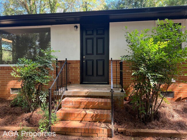Building Photo - 2 br, 1 bath House - 113 1/2 Whitehead Road