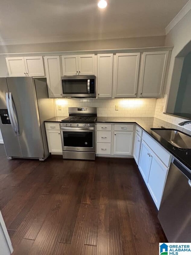 Primary Photo - 4215 Lennox Dr