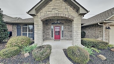 Building Photo - 4609 NW 164th Terrace