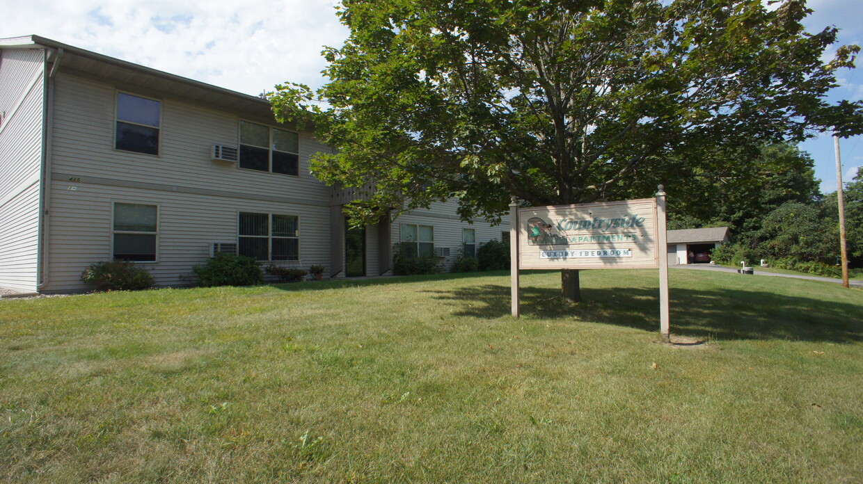 Primary Photo - Countryside Apartments