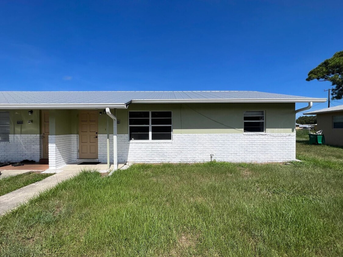 Primary Photo - 2/1 Duplex