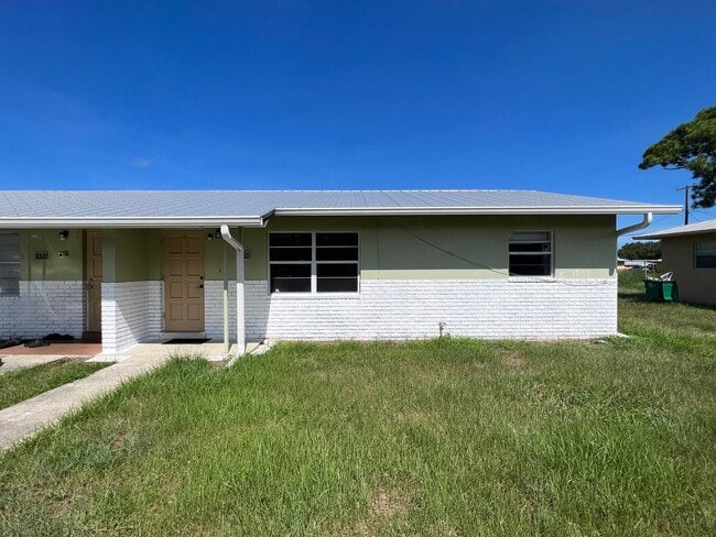 2/1 Duplex - 2/1 Duplex Apartment