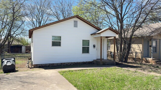 Foto del edificio - Remodeled 2-bedroom house! 1st Month Free!!