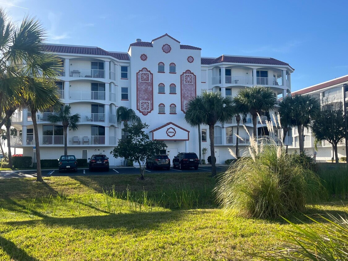 Foto principal - 8924 Puerto Del Rio Dr