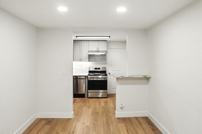 Foto del edificio - 1364 Lafayette St