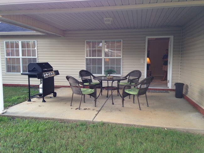 Covered back patio - 113 Eufaula Drive