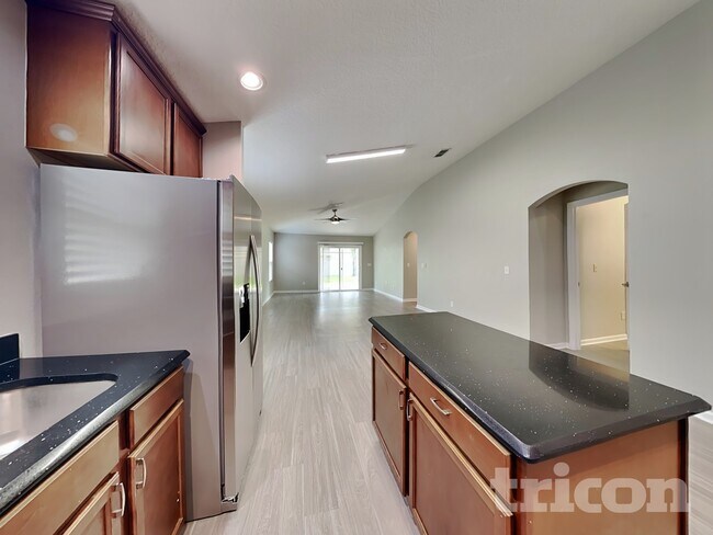 Building Photo - 621 Birchbark Trail