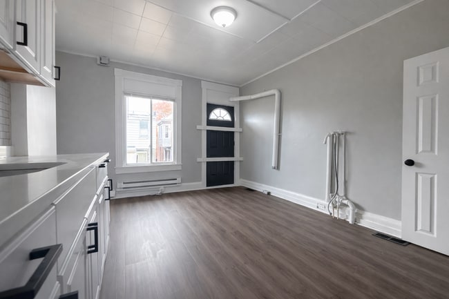 Building Photo - Three Bedroom Home In Baltimore City