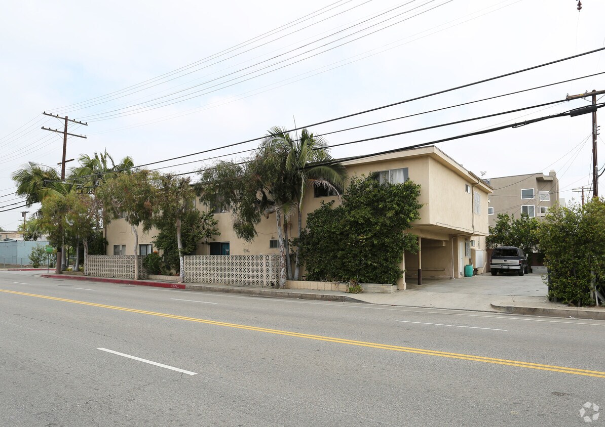 Building Photo - 11950 Courtleigh Dr