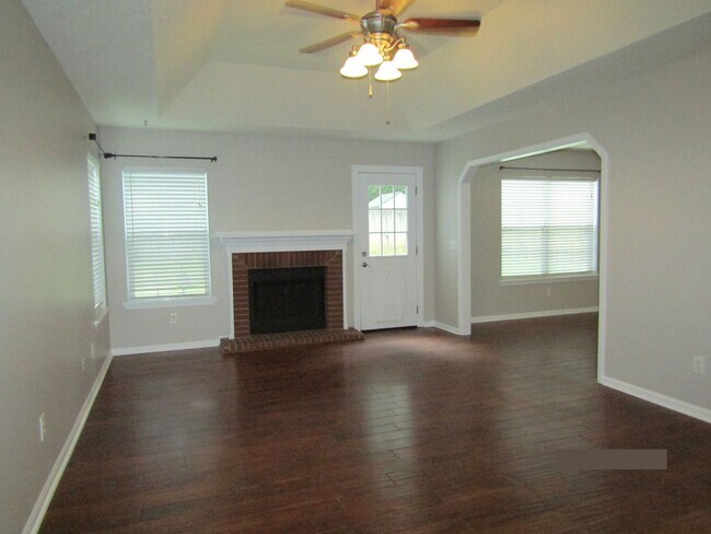 Foto del edificio - Available April!