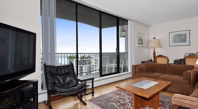 Building Photo - Marlborough Tower