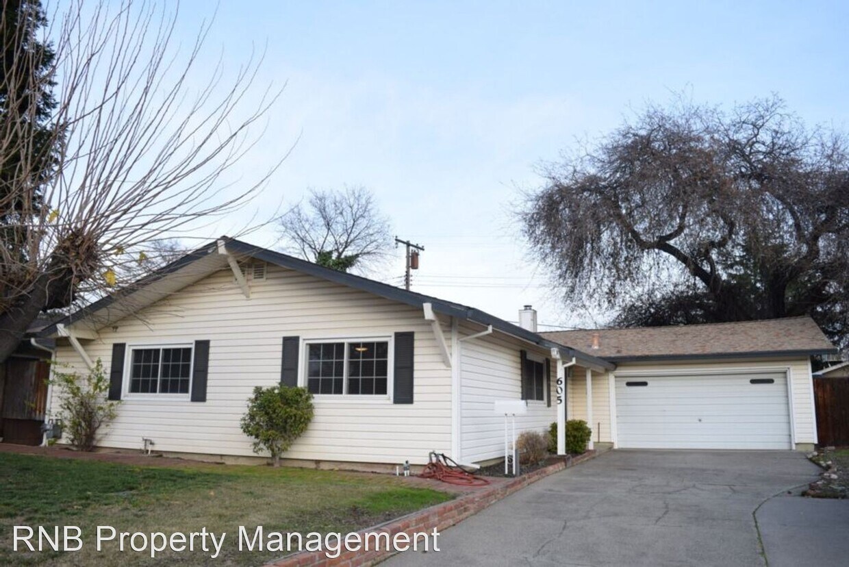 Primary Photo - 3 br, 2 bath House - 605 Oak Ridge Drive