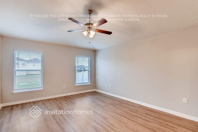 Building Photo - 2701 Dolfino Ct