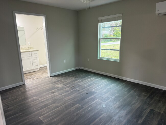 Foto del edificio - 80 Redwood Ln