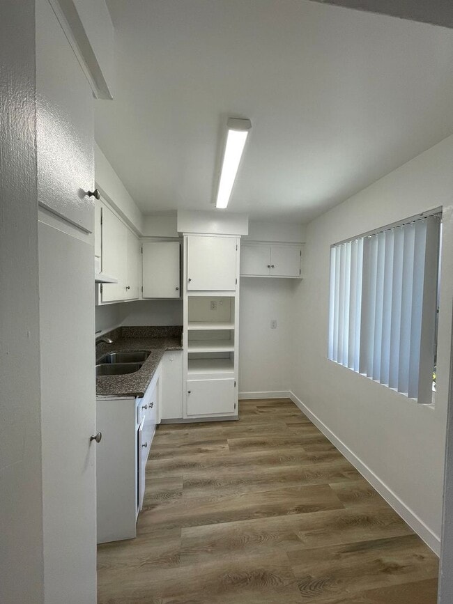 Building Photo - 5433 Sepulveda Blvd