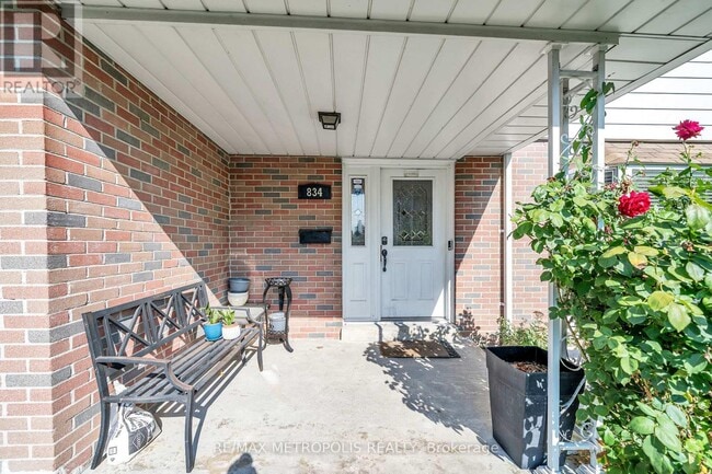 Building Photo - 834 Sanok Dr