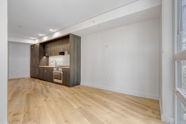 Foto del edificio - Newly Remodeled 1Bed/1 Bath Downtown Condo with Rooftop Deck & Luxury Amenities!