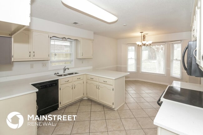 Building Photo - 8925 Walnut Forest Cove