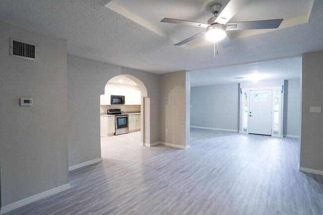 Foto del edificio - 172 W Kelly Park Rd