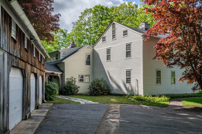 Foto del edificio - 8 Southbury Rd