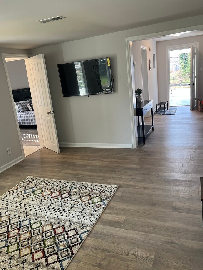 Foto del edificio - 719 S Washington St