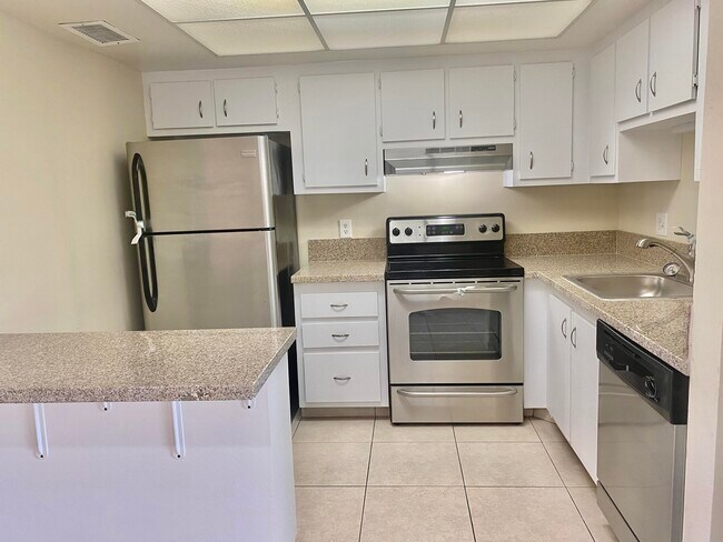 Foto del edificio - 4325 Oak Terrace Dr