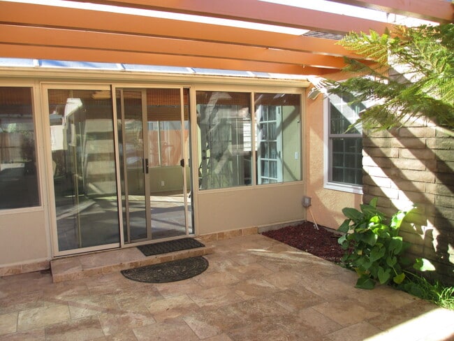 Building Photo - Gardener's Delight