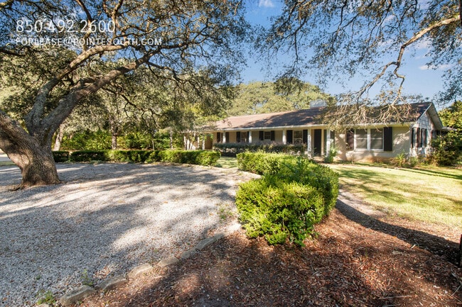 Building Photo - 701 Planet Dr