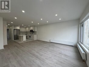 Building Photo - 2986 Dufferin St