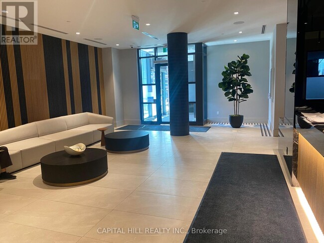 Photo du bâtiment - 2425 Simcoe St N