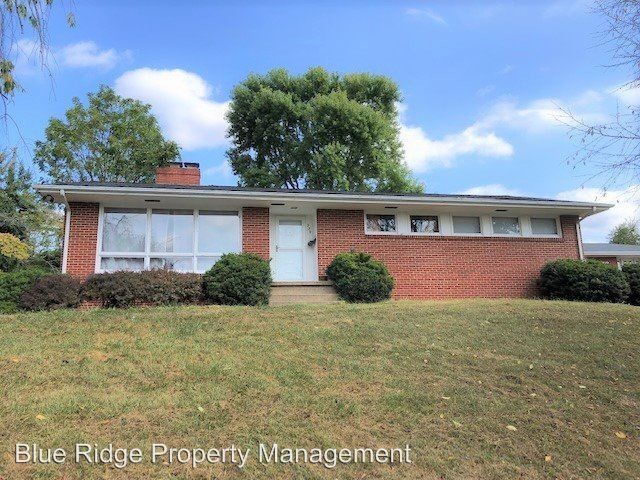 Primary Photo - 3 br, 2 bath House - 532 Bays View Road