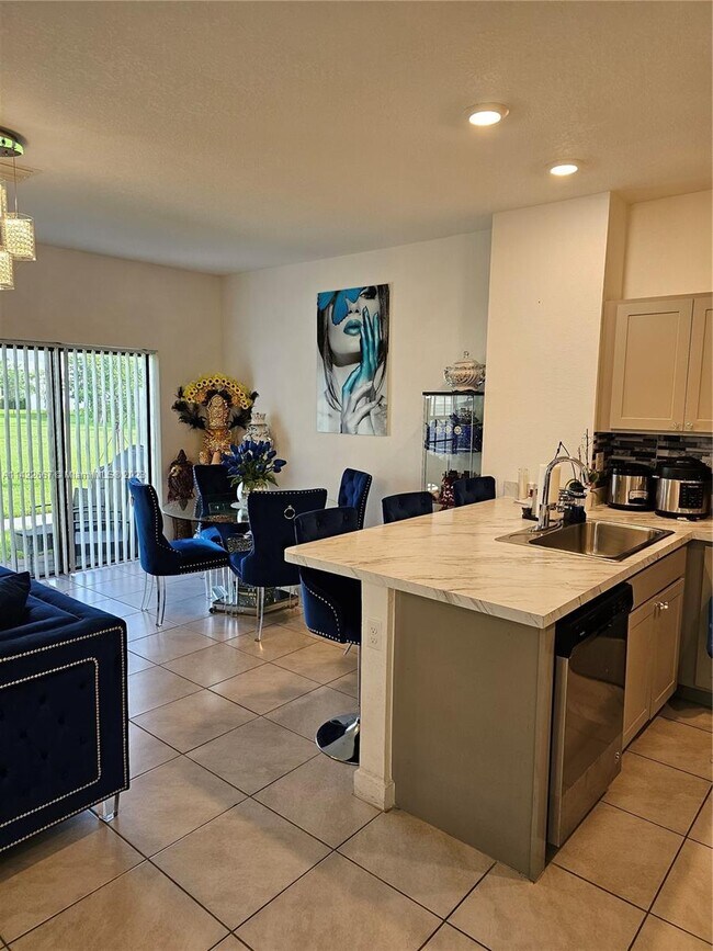 Foto del edificio - 751 SW 11th St