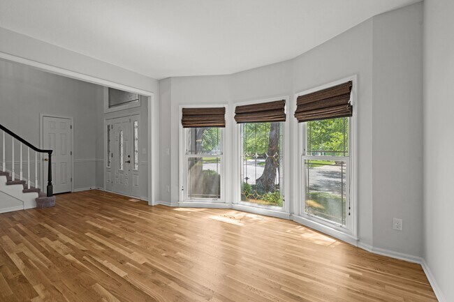 Foto del edificio - 13178 Hayes St
