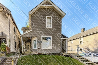 Building Photo - 817 W Main St