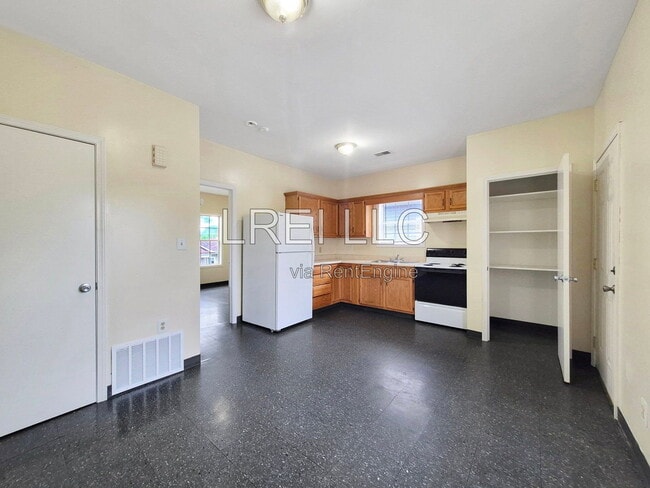 Photo - 705 M Street Apartment