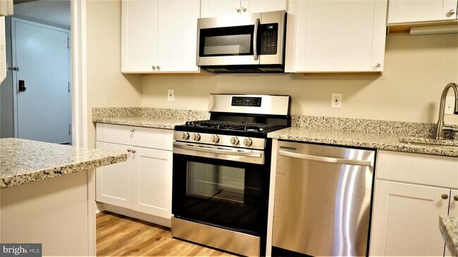 Foto del edificio - 11818 Breton Ct