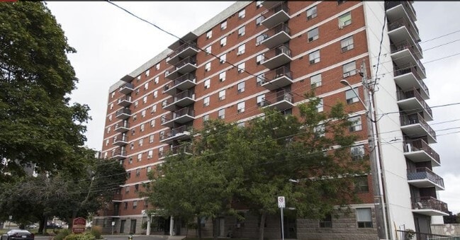 Building Photo - Victoria