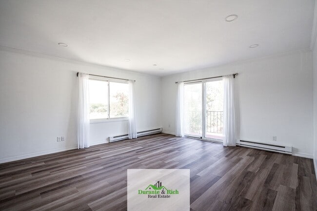 Foto del edificio - Spacious Upgraded 2 Bedroom 2 Bath Condo i...