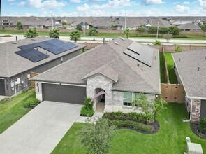 Building Photo - 2612 Golden Palms Ln