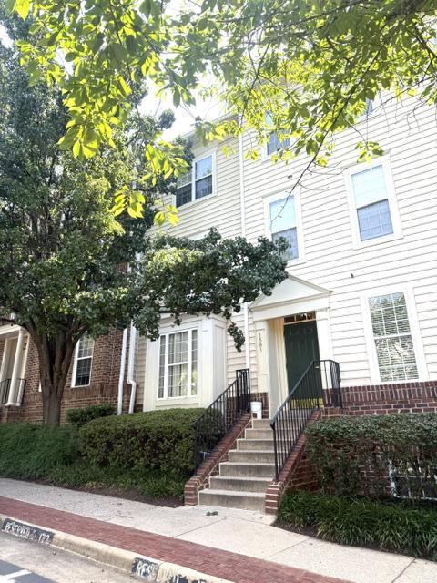 Building Photo - 1581 Leeds Castle Dr