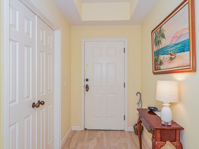 Foto del edificio - 5225 E Harbor Village Dr