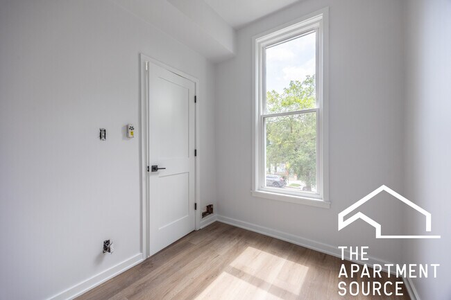 Foto del edificio - 2206 W Erie St