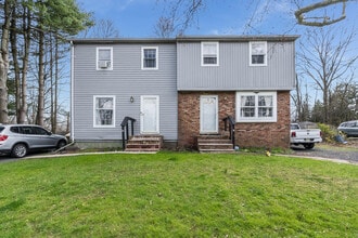 Building Photo - 17 Youngs Dr