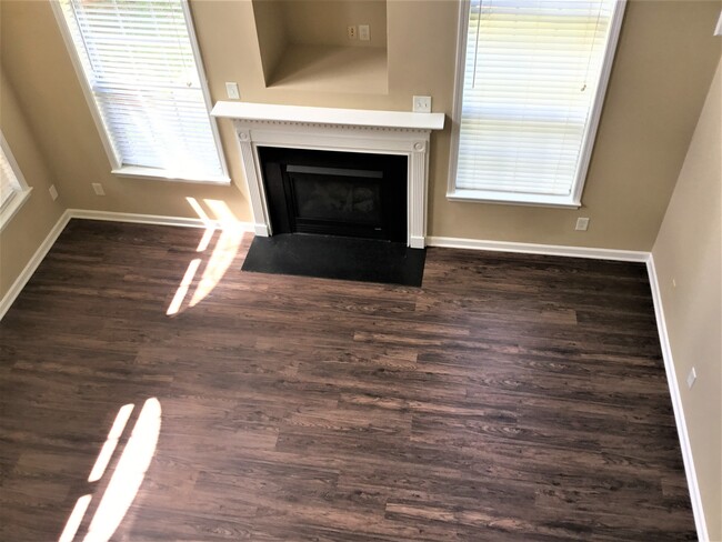 Building Photo - 408 Sunland Drive