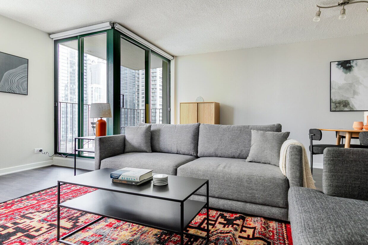 Foto principal - 77 W Huron St