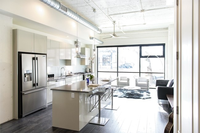 Building Photo - 316 W 200 S
