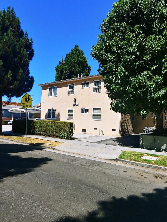 Foto del edificio - 11927 Culver Blvd