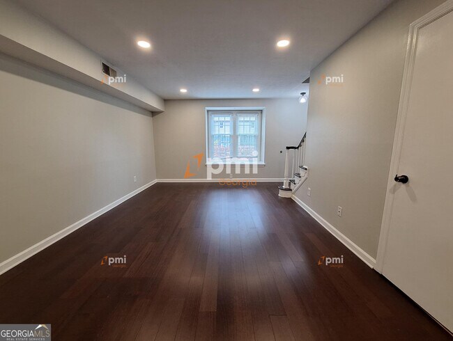 Foto del edificio - 3083 Colonial Way