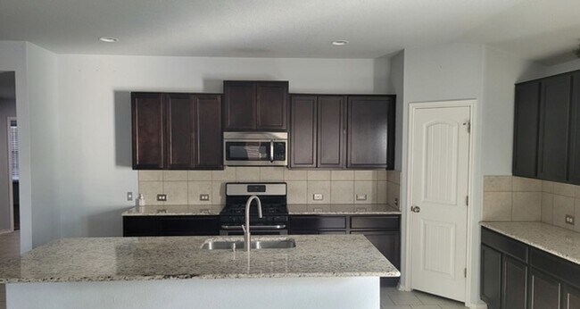 Building Photo - 8719 Hudson Hollow