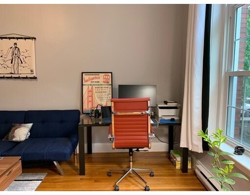 Foto del edificio - 838 E Broadway